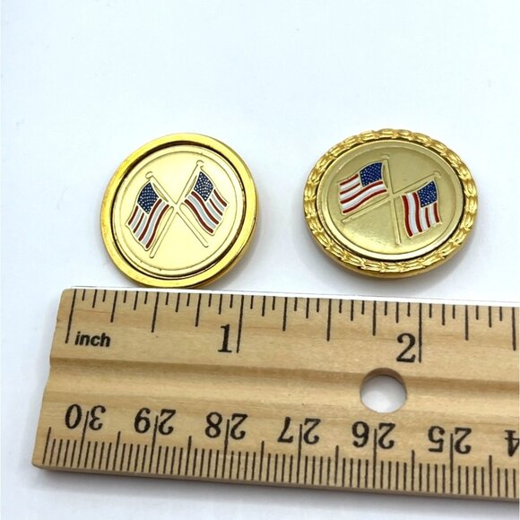 Vintage Gold-Tone American Flag Lapel Pins Set Of 2 A81 - Picture 3 of 6